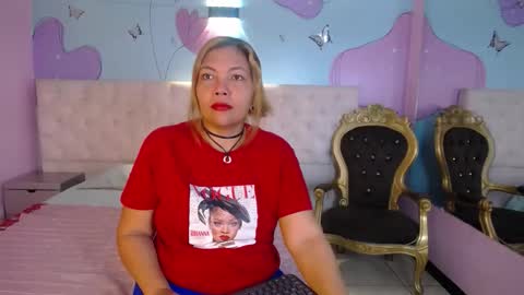 Snapshot of dani_queen_ chatting on February 24, 12:03 pm Dani Queen online show from February 24, 12:03 pm