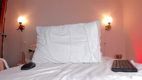 Snapshot of dani_skinny_ chatting on February 26, 5:50 pm Hi I am Dani online show from February 26, 5:50 pm