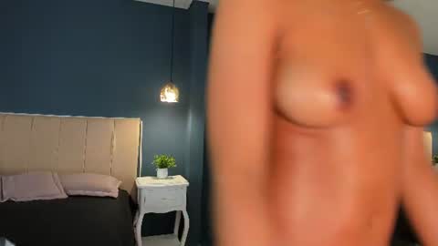 Snapshot of dania_gh chatting on June 17, 11:34 am Dania online show from June 17, 11:34 am