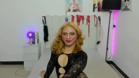 Snapshot of danica_riches chatting on July 22, 10:56 pm Hello Everyone We are Danica Mia online show from July 22, 10:56 pm