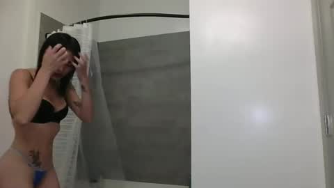 Snapshot of danidivina777 chatting on October 6, 5:10 pm danidivina777 online show from October 6, 5:10 pm