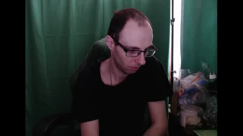 Snapshot of daniel9121 chatting on April 15, 8:32 am Daniel9121 online show from April 15, 8:32 am