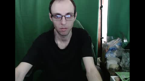 Snapshot of daniel9121 chatting on May 12, 10:56 am Daniel9121 online show from May 12, 10:56 am