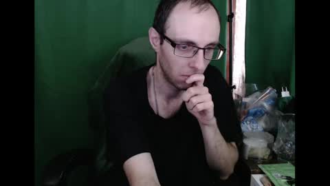 Snapshot of daniel9121 chatting on May 13, 9:50 am Daniel9121 online show from May 13, 9:50 am
