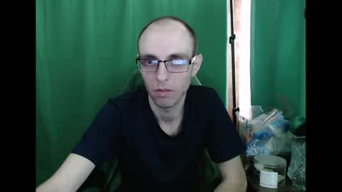 Snapshot of daniel9121 chatting on June 2, 10:17 am Daniel9121 online show from June 2, 10:17 am