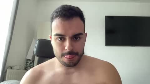 daniel_3827 online show from June 15, 6:37 am
