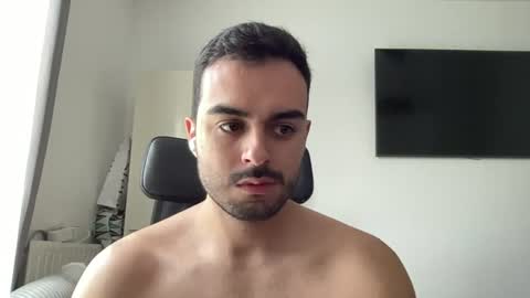 daniel_3827 online show from June 18, 6:46 am