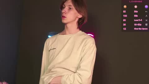 daniel__schmidt online show from June 7, 8:34 pm