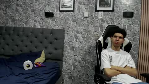 Snapshot of daniel_leconte chatting on January 19, 6:17 am daniel_leconte online show from January 19, 6:17 am