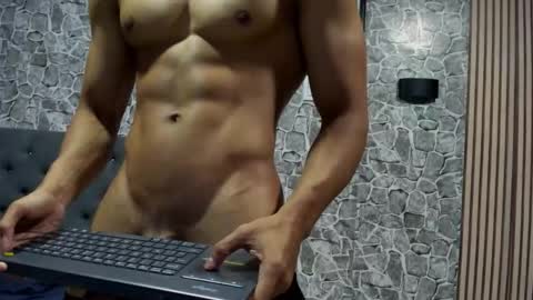 Snapshot of daniel_leconte chatting on February 2, 10:41 pm daniel_leconte online show from February 2, 10:41 pm