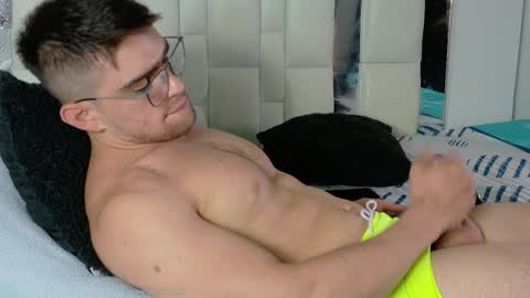 Snapshot of daniel_ova chatting on January 25, 2:25 pm Sexy Dani online show from January 25, 2:25 pm