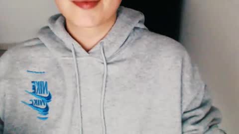 Snapshot of daniel_ruis16 chatting on January 6, 2:03 pm daniel_ruis16 online show from January 6, 2:03 pm