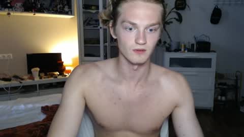 Snapshot of daniel_yumm chatting on July 6, 3:25 am Daniel online show from July 6, 3:25 am