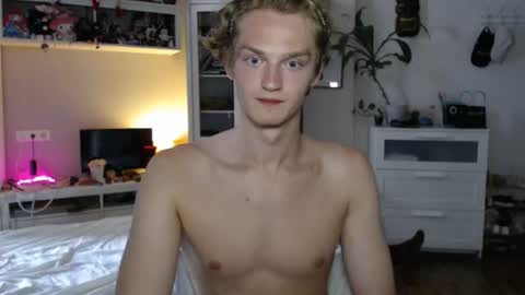Snapshot of daniel_yumm chatting on July 11, 3:26 pm Daniel online show from July 11, 3:26 pm