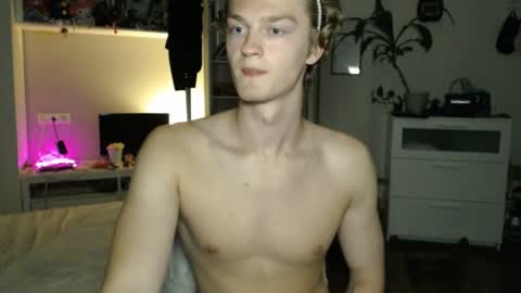 Snapshot of daniel_yumm chatting on July 17, 5:18 pm Daniel online show from July 17, 5:18 pm