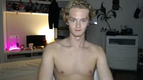 Snapshot of daniel_yumm chatting on July 18, 10:57 pm Daniel online show from July 18, 10:57 pm