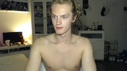 Snapshot of daniel_yumm chatting on July 21, 11:29 pm Daniel online show from July 21, 11:29 pm