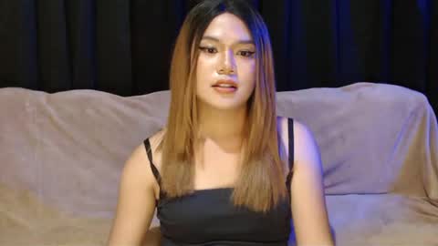 Elodie online show from December 14, 7:25 pm