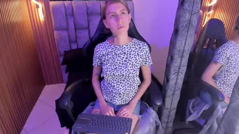 Daniela online show from December 7, 6:15 pm