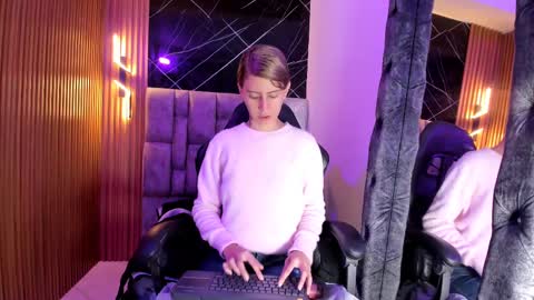 Daniela online show from December 13, 5:43 pm