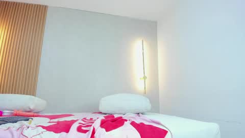 daniela_sage online show from May 1, 5:01 am