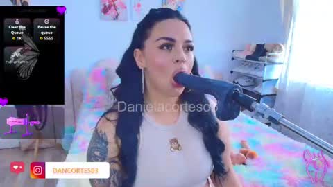 Snapshot of danielacortes03 chatting on July 16, 6:14 pm I think I will close this page please leave me a message if you want to know about me online show from July 16, 6:14 pm