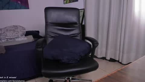 Daniele Bunny online show from April 15, 7:58 pm