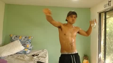 danielitopapii online show from April 7, 8:09 pm