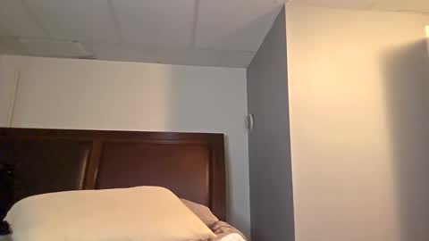 daniellbisous online show from September 22, 9:11 am