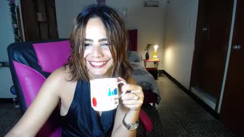 Angie online show from December 9, 9:37 pm