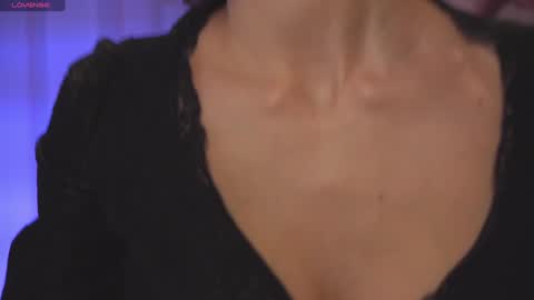 Snapshot of danielle_thomas chatting on January 4, 12:38 pm Danielle online show from January 4, 12:38 pm