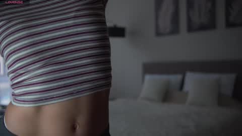 Snapshot of danielle_thomas chatting on September 13, 3:23 pm Danielle online show from September 13, 3:23 pm