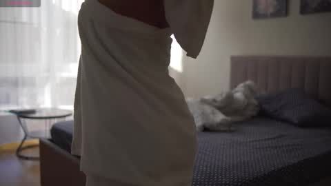 Snapshot of danielle_thomas chatting on September 25, 8:18 am Danielle online show from September 25, 8:18 am