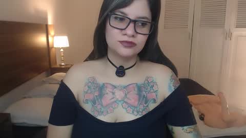 Snapshot of daniellerain chatting on June 1, 9:00 am daniellerain online show from June 1, 9:00 am