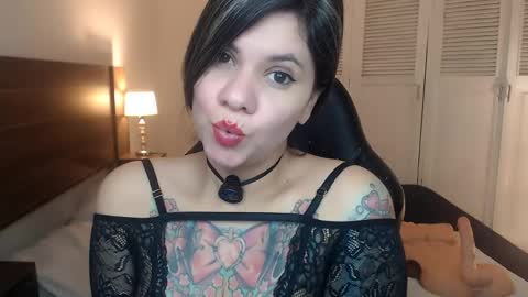Snapshot of daniellerain chatting on June 5, 10:21 am daniellerain online show from June 5, 10:21 am