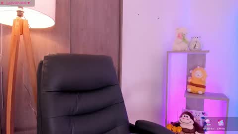 Danielle Rose online show from October 28, 10:01 pm