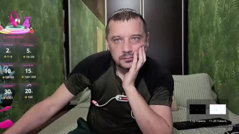 Snapshot of danielocool chatting on October 30, 7:10 am DanieloCool online show from October 30, 7:10 am