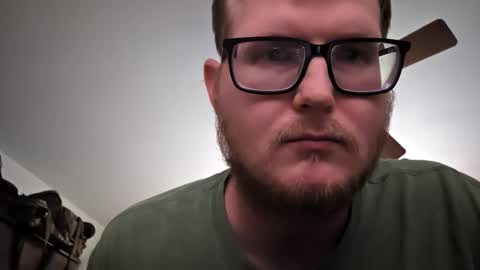 Snapshot of danielp_mod_cb chatting on May 13, 8:27 pm Daniel y. online show from May 13, 8:27 pm