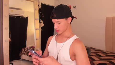 Daniels Cruz online show from February 21, 9:54 pm