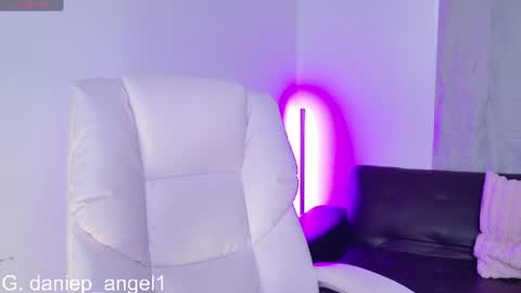 Snapshot of daniep_angel chatting on June 14, 3:47 pm Hi Im Daniela online show from June 14, 3:47 pm