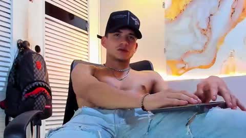 Snapshot of danii_scot chatting on October 3, 4:09 am Dani online show from October 3, 4:09 am