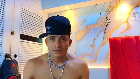 Snapshot of danii_scot chatting on October 6, 3:48 am Dani online show from October 6, 3:48 am