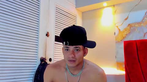 Snapshot of danii_scot chatting on October 16, 4:24 am Dani online show from October 16, 4:24 am