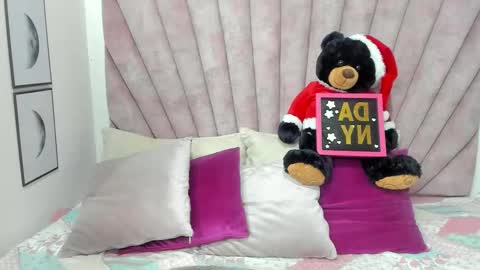 DaniiBelluci  online show from December 4, 4:44 am