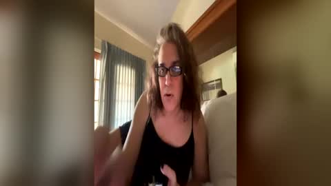 Snapshot of danikadelacruz chatting on June 16, 2:52 pm Dani online show from June 16, 2:52 pm