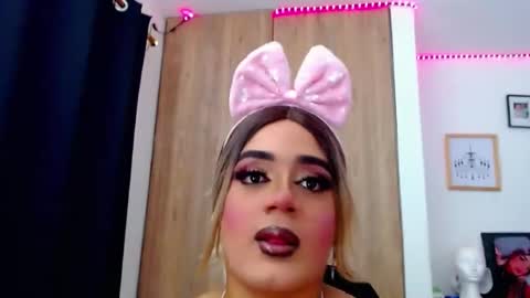 Snapshot of danipein chatting on February 1, 3:05 am danipein online show from February 1, 3:05 am