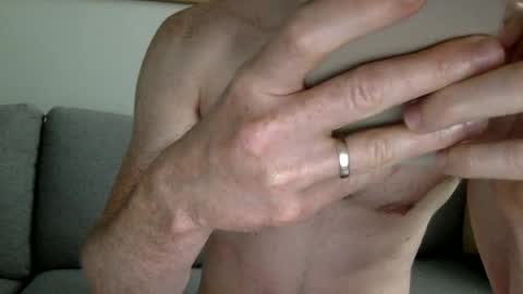 Buzzy online show from July 3, 6:42 am