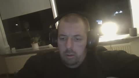 danishman1980 online show from December 31, 1:36 am