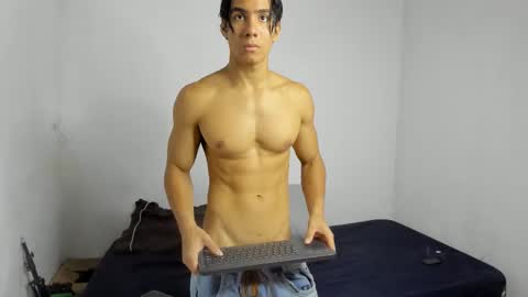 Snapshot of danisus chatting on January 19, 1:59 pm Danisus online show from January 19, 1:59 pm