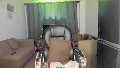 Snapshot of danisweet_ chatting on June 27, 10:59 pm dani online show from June 27, 10:59 pm